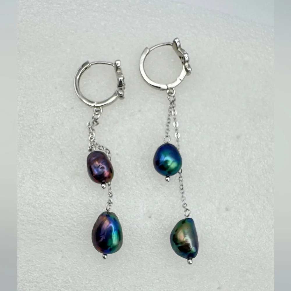 Reposhing Real Authentic fresh water pearls dangle with huggie